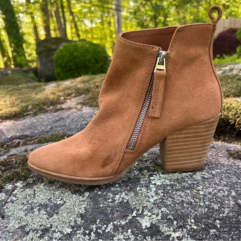 Dolce Vita Rila Cognac Brown Suede Block Heel Ankle Boots Size 6.5 - Picture 16 of 16